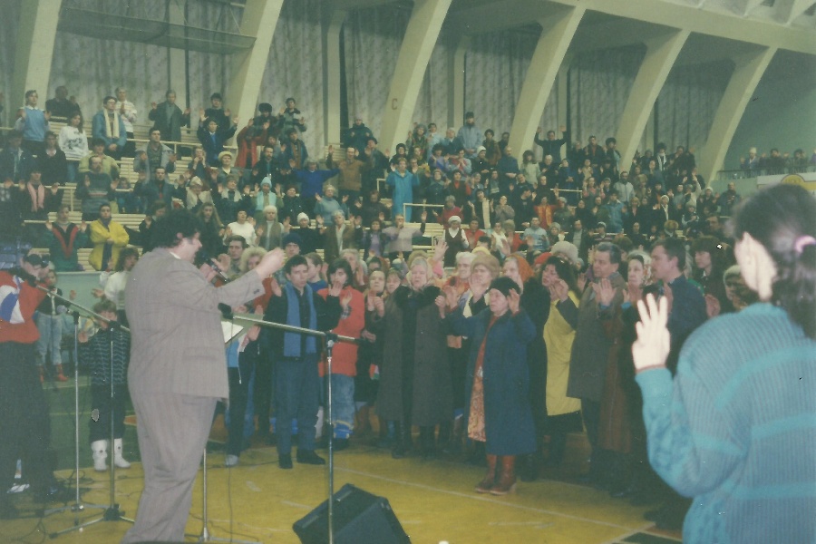 the pastor Vasily Filimonov - services at the Sports Palace 12