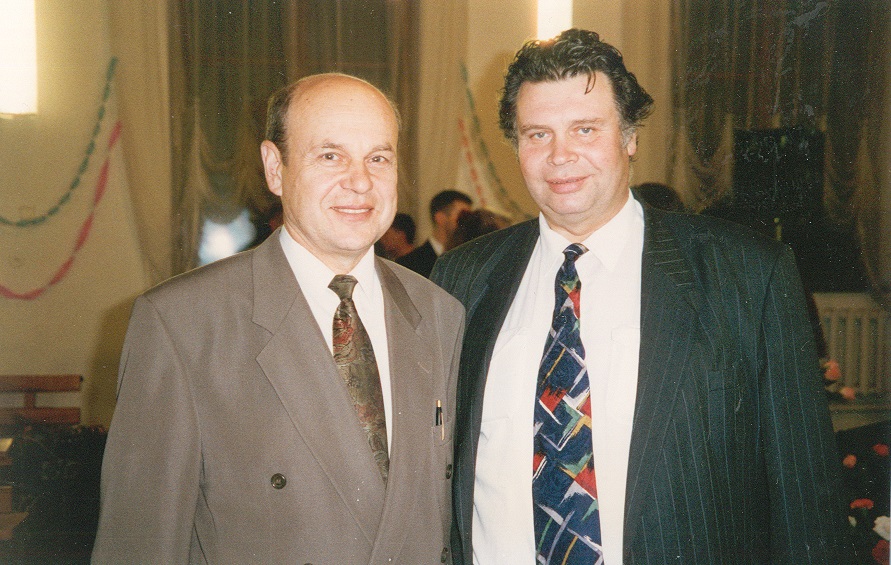 Mācītājs Vasīlijs Fiļimonovs ar Emanuīlu Prokopenko